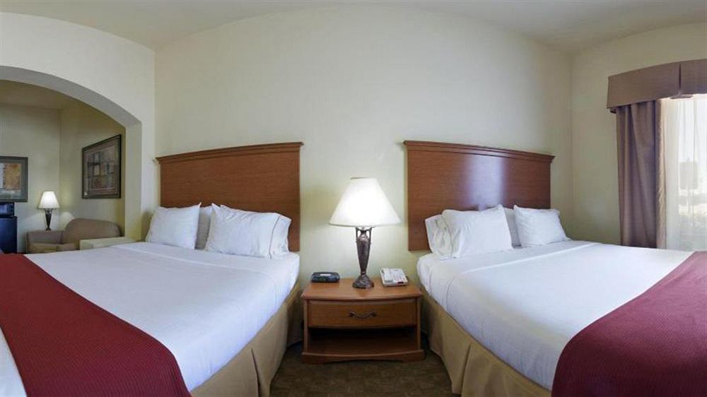 Holiday Inn Express Hotel & Suites Zapata By Ihg Экстерьер фото